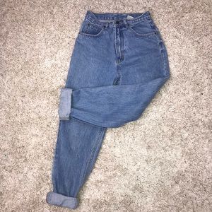 VINTAGE HIGH WAISTED MOM JEANS